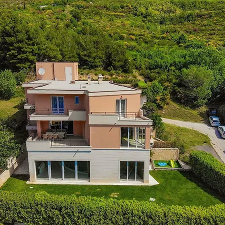 Villa Solin Villa